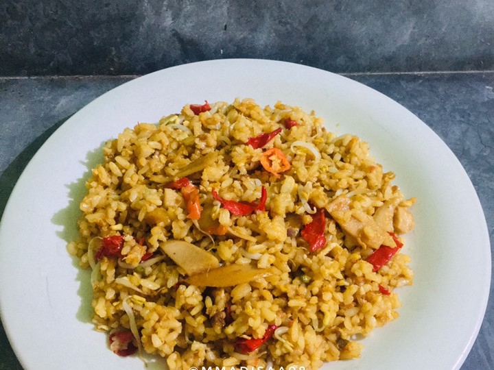 Langkah Mudah untuk Menyiapkan Nasi Goreng Sosis Tauge yang Menggugah Selera