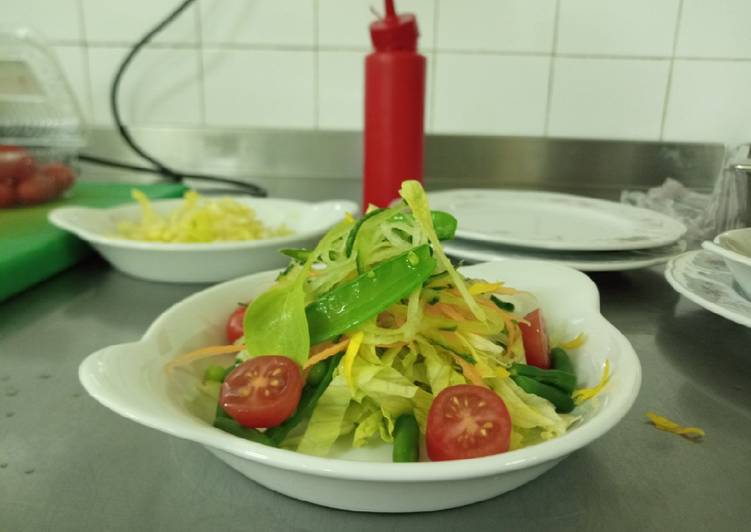 Simple Way to Make Homemade Green salad 🥗