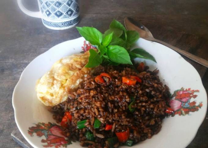 Nasi Goreng Bumbu Kluwek