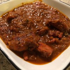 A picture of Achari chicken.