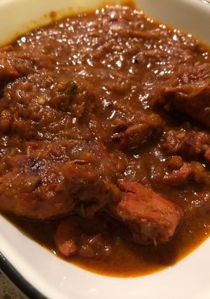 A picture of Achari chicken.