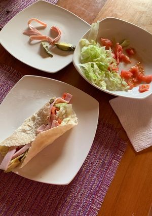 Una foto de Wraps con jamón de pavo