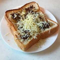 A picture of Roti Pisang Panggang Coklat Keju Teflon.