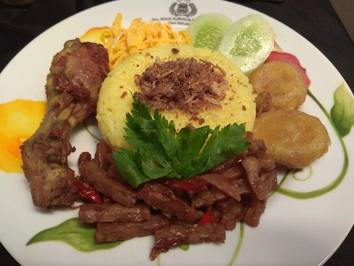 Cara Sederhana Menyiapkan Resep  Nasi Kuning Praktis ala Mama Hyuga yang Sempurna, Lezat Sekali