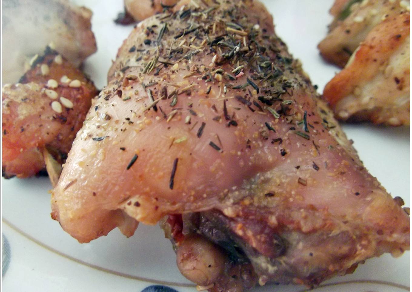 Contramuslos de pollo y brochetas de pavo al horno