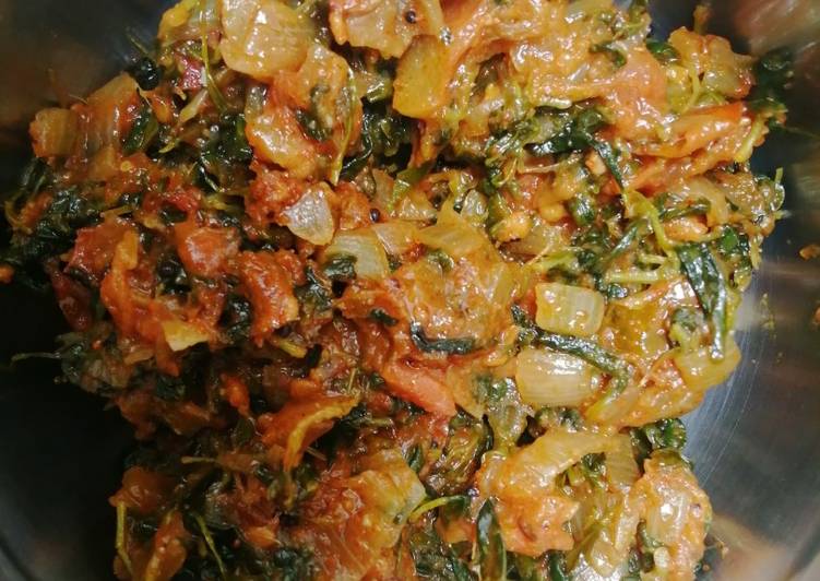 Get Lunch of Tomato Methi curry