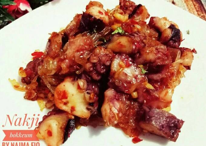 Resep Nakji Bokkeum Octopus Tumis Korea Oleh Karra Arifiladi Cookpad