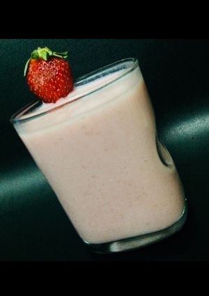 A picture of Caramelized Strawberry Milkshake.