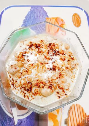 A picture of Dahi bondi chollay chat.