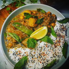A picture of Vegan Green Thai Potato, Chickpea & Mangetout Curry.