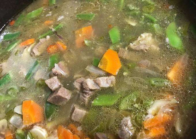 Cara Gampang Menyajikan Sop daging sapi dan sayuran yang Menggugah Selera