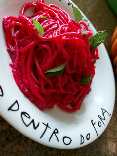 Foto de Spaghetti com Pesto de Beterraba