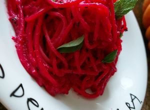 Foto de Spaghetti com Pesto de Beterraba