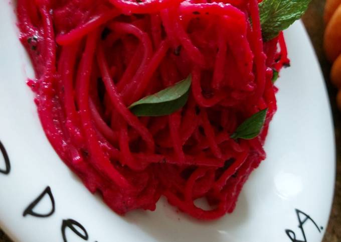 Spaghetti com Pesto de Beterraba