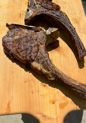 Foto di Tomahawk perfetto nel BBQ a gas