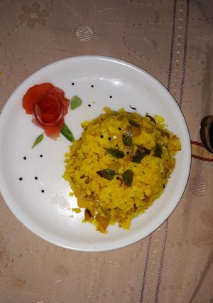 A picture of Kandha poha.