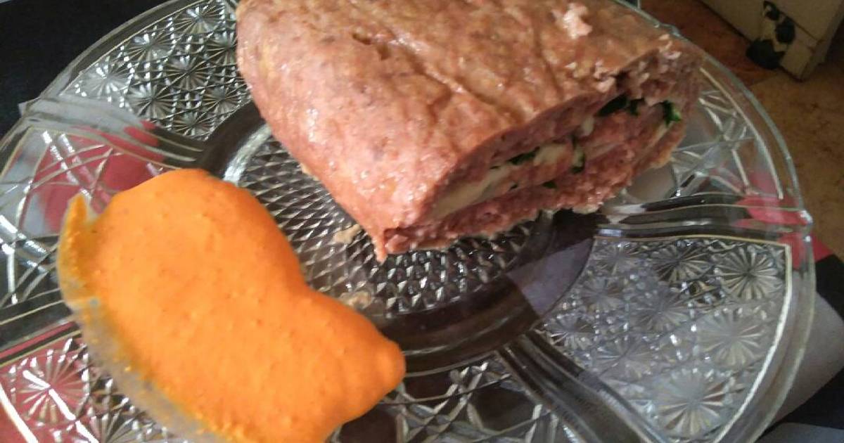 Rollo de carne relleno y salsa de pimientos de piquillo Receta Rollo de carne relleno y salsa de pimientos de piquillo Receta