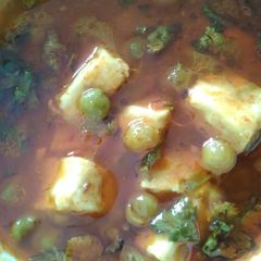 A picture of Matar paneer.