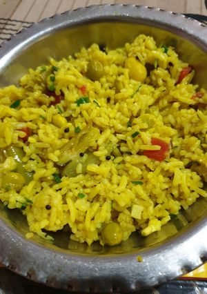 વેજીટેબલ ભાત (Vegetable Rice Recipe In Gujarati) રેસીપી મુખ્ય ફોટો