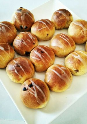 A picture of Hot Cross Buns.