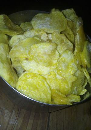 A picture of Homemade potato crisps.