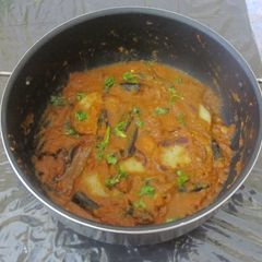 A picture of Aloo Bhindi Masala (Potato Ladies Finger Masala).