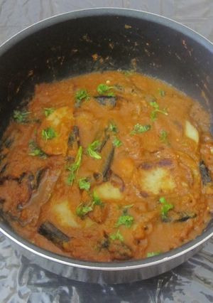 A picture of Aloo Bhindi Masala (Potato Ladies Finger Masala).