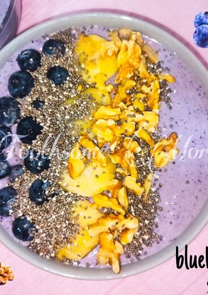 A picture of Blueberry walnut smoothie bowl | #walnuttwists.