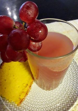 Una foto de Refresco de uva borgoña casero