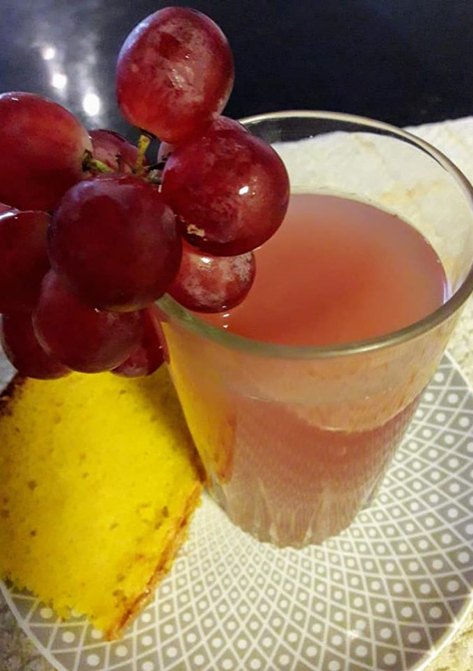 Una foto de Refresco de uva borgoña casero
