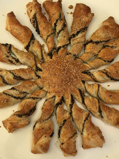 Foto principal de Tarta estrella de aceitunas negras