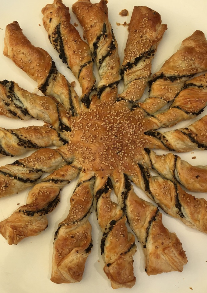 Una foto de Tarta estrella de aceitunas negras