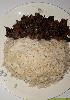 A picture of Vegetable sauce with pasta.