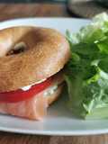 Bagel au saumon fumé et fromage frais