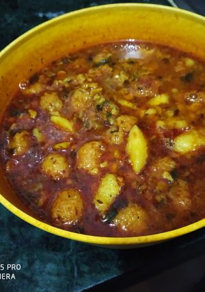 A picture of Besan mogra with potato.