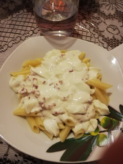 Una foto de Macarrones carbonara