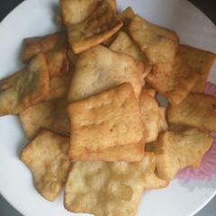 A picture of Crackers.