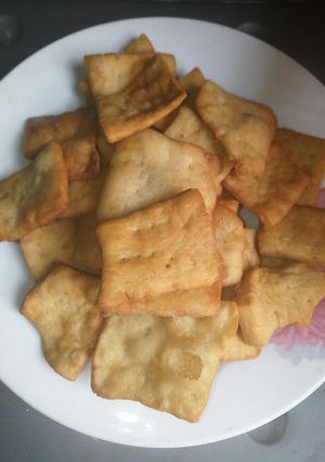 A picture of Crackers.