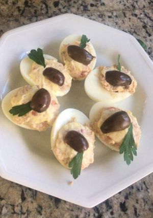 Una foto de Huevos Rellenos fáciles para la cena de Fin de Año