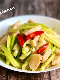 芹菜炒蝦花枝丸 / 家常年菜 的食譜成品照片