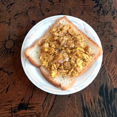 A picture of Easy breakfast 🍳🥚🍳🧅.