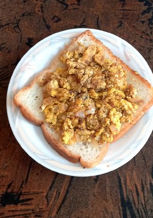 A picture of Easy breakfast 🍳🥚🍳🧅.