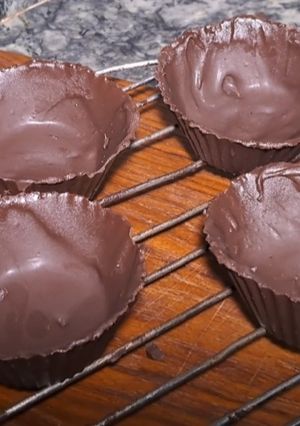 A picture of Chocolate cup children treat.