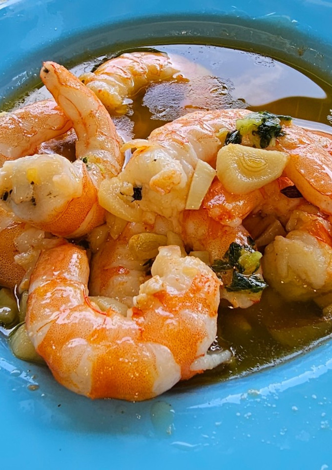 Una foto de Langostinos al ajillo