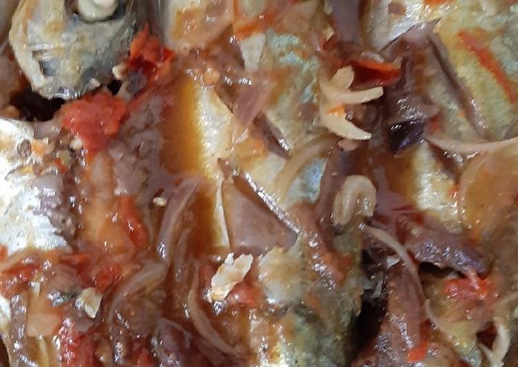 Bahan-bahan Bau Piapi Mandar (Ikan Kuning Asam Mangga) yang nikmat Untuk Jualan