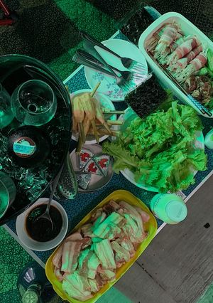 Hình của món BBQ - tiệc nướng đêm.