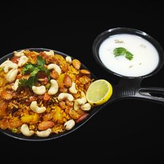 A picture of Shahi veg Pulao.
