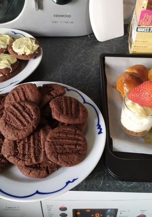 A picture of Biscuits.