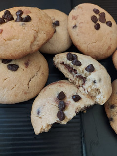 A picture of Chocochips Nutella filled cookies.