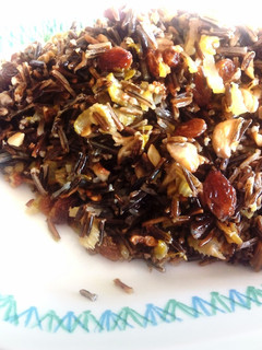 Una foto de Arroz salvaje con apio y champiñon